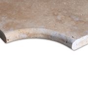 margelle-travertin-d-angle-rentrant-classic-mix-1erchoix-piscince-3-.jpg