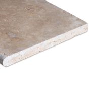 margelle-travertin-d-angle-rentrant-classic-mix-1erchoix-piscince-4-.jpg