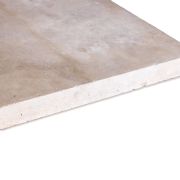 margelle-travertin-d-angle-rentrant-classic-light-1erchoix-piscine-1.jpg