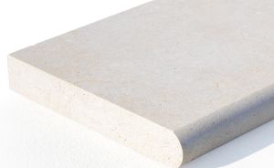 Margelle avec 1 bord arrondi 33 X 61 cm en pierre naturelle