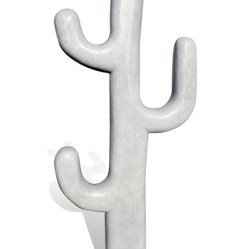 Monolithe en forme de cactus gris bleuté en pierre naturelle